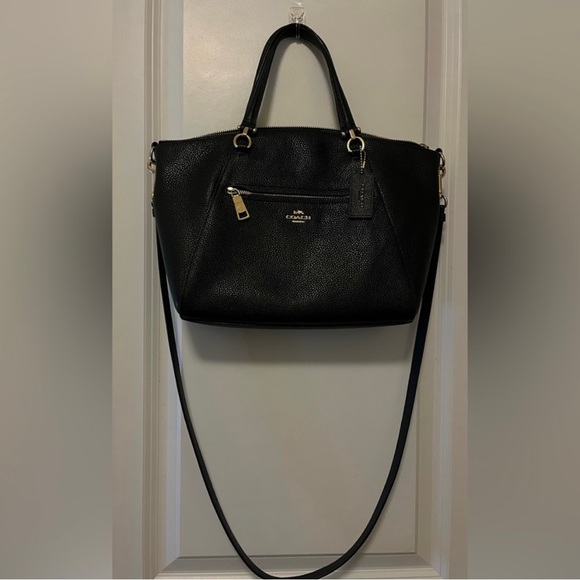 Just 2 Sisters sharing our bags and yours 👛 👛👛Let’s have some fun 🤩 - Picture 5 of 10